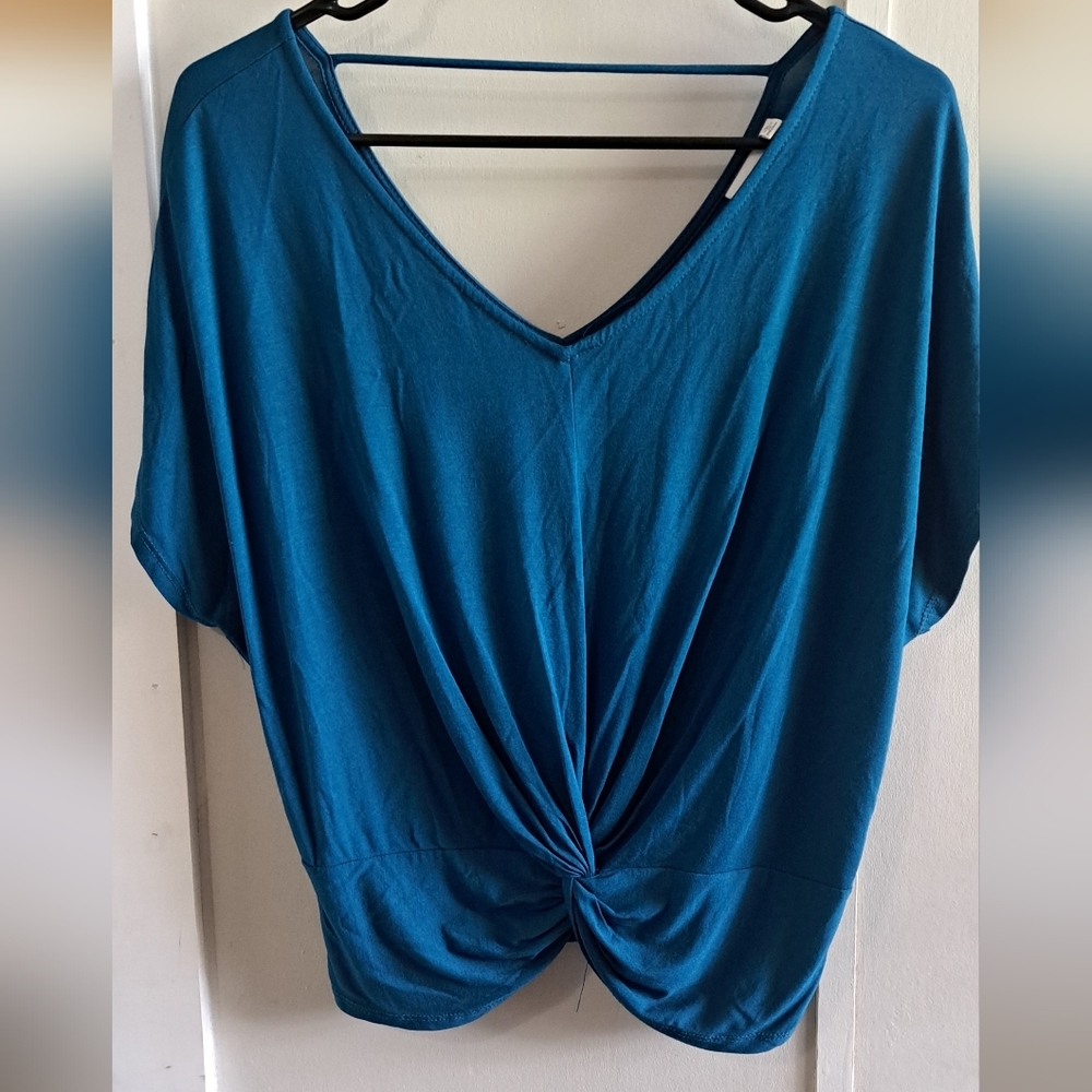 Good Luck Gem twist front cropped T-shirt